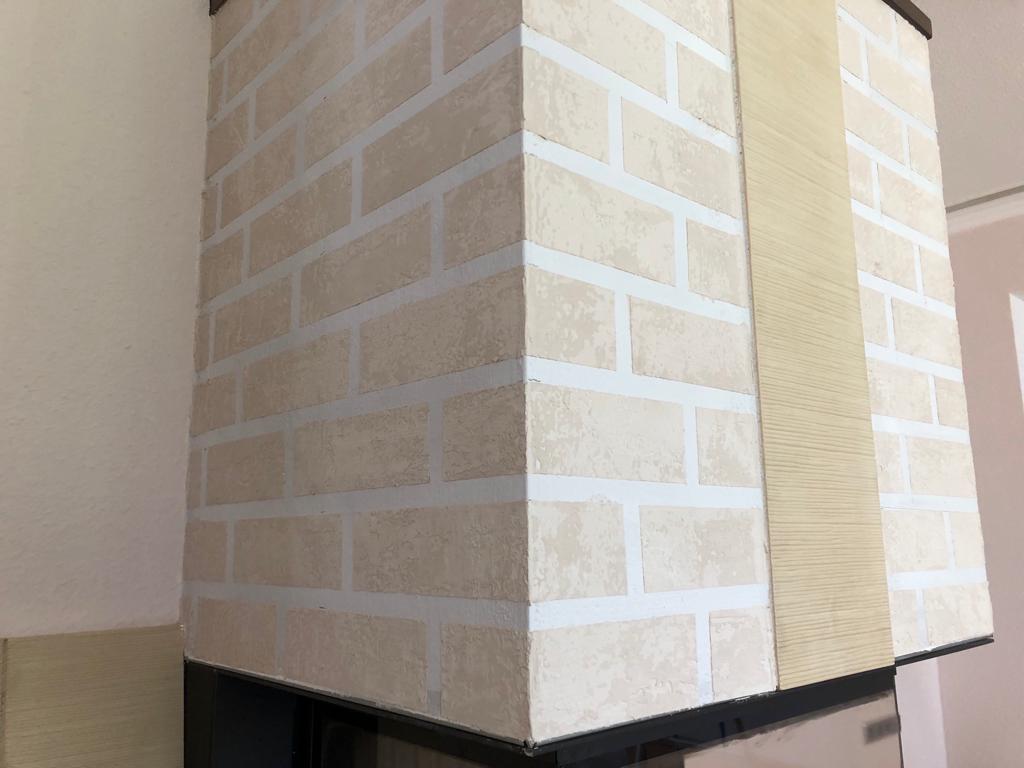 Kaminschacht mit dekorativer Klinkeroptik im Innenraum